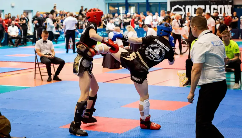 Czym się różni K1 od kickboxingu? Kluczowe różnice i zasady